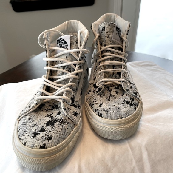 Vans Shoes - Vans High Tops. Nwt. Women’s Size 5.5.
